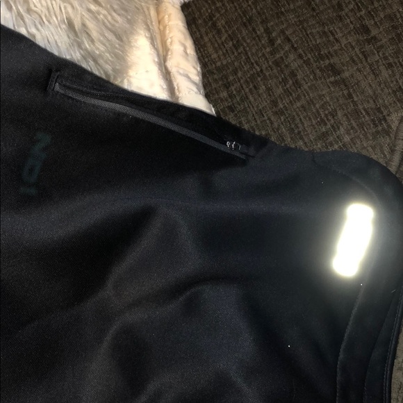 Short sleeve ball hoodie - Picture 4 of 5